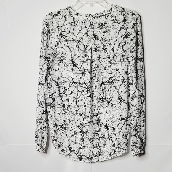 ASTR The Label hi lo black white button down long sleeve blouse sz XS - Picture 8 of 9